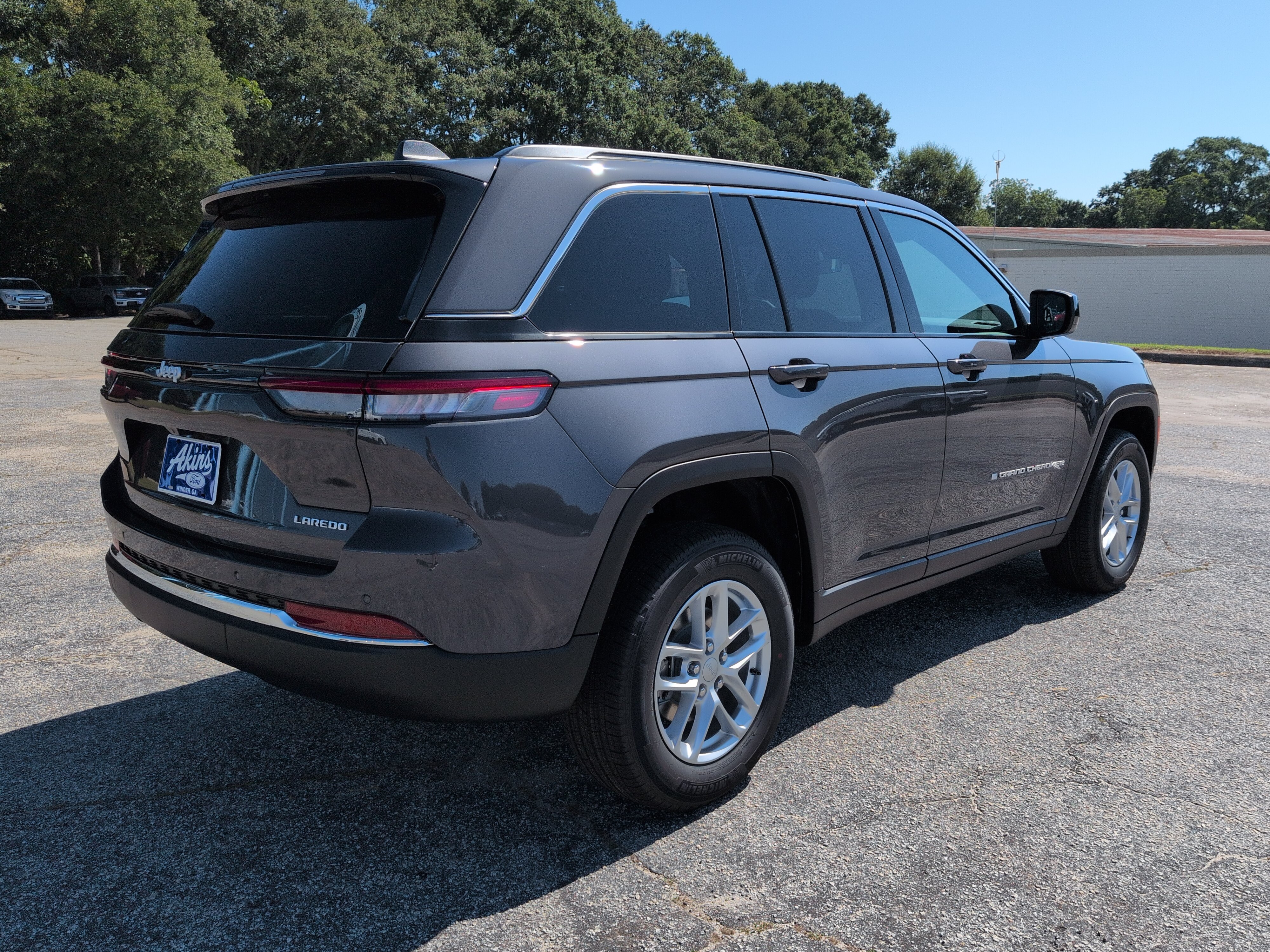 New 2026 Jeep Grand Cherokee Laredo X RWD image 3