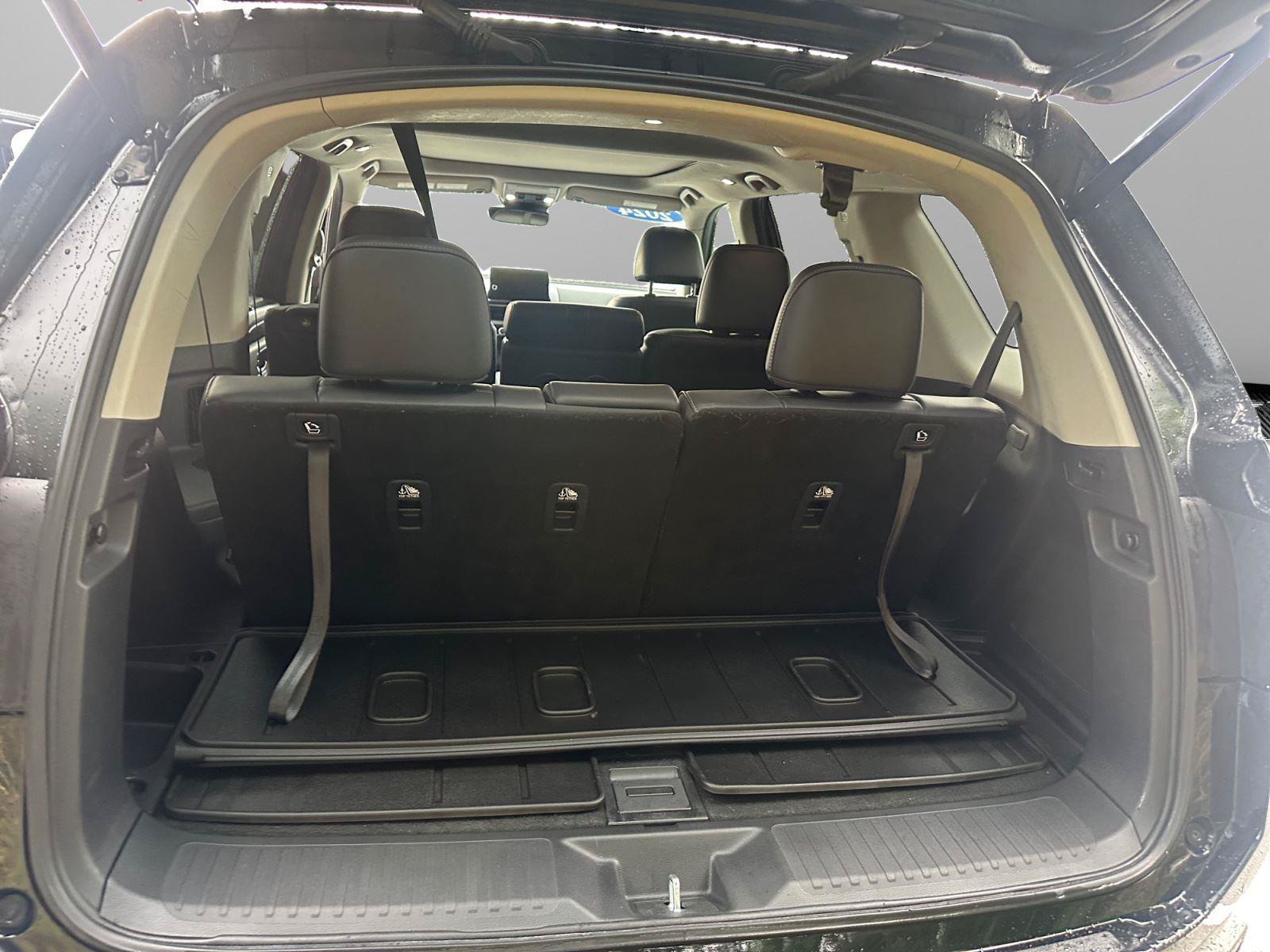 Used 2024 Honda Pilot Touring image 13