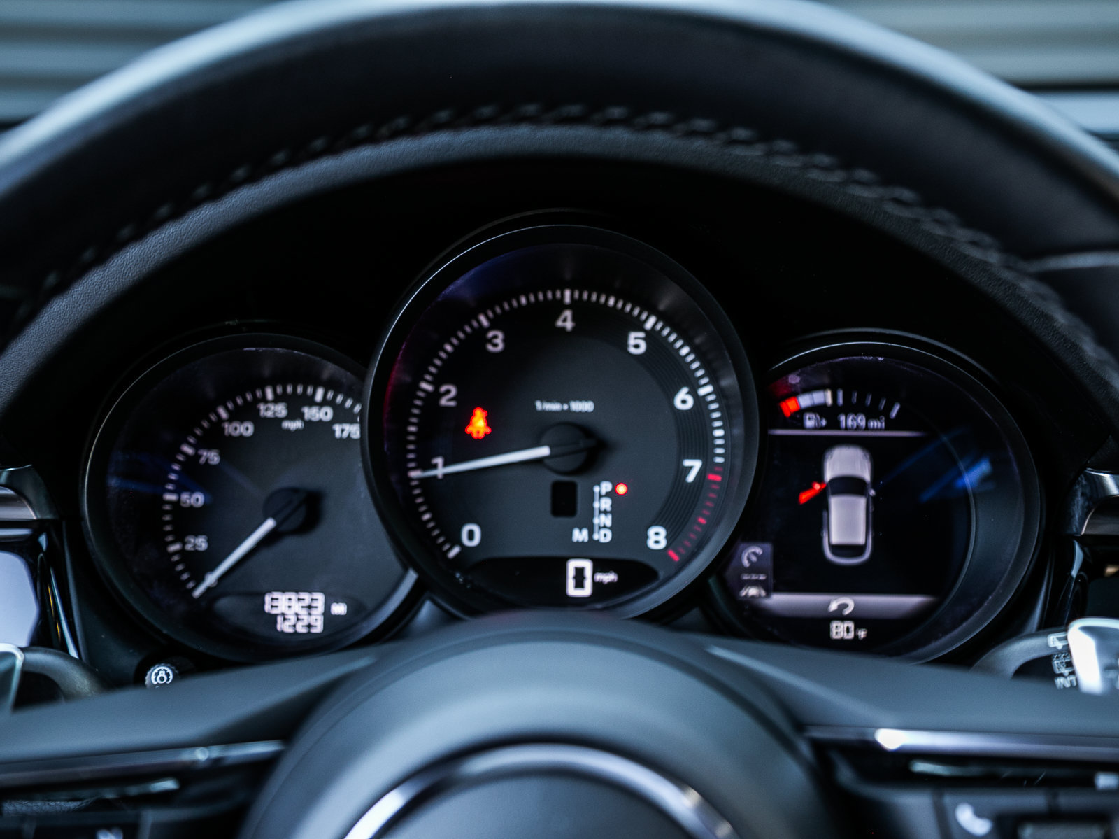 Certified 2023 Porsche Macan AWD/4WD image 20