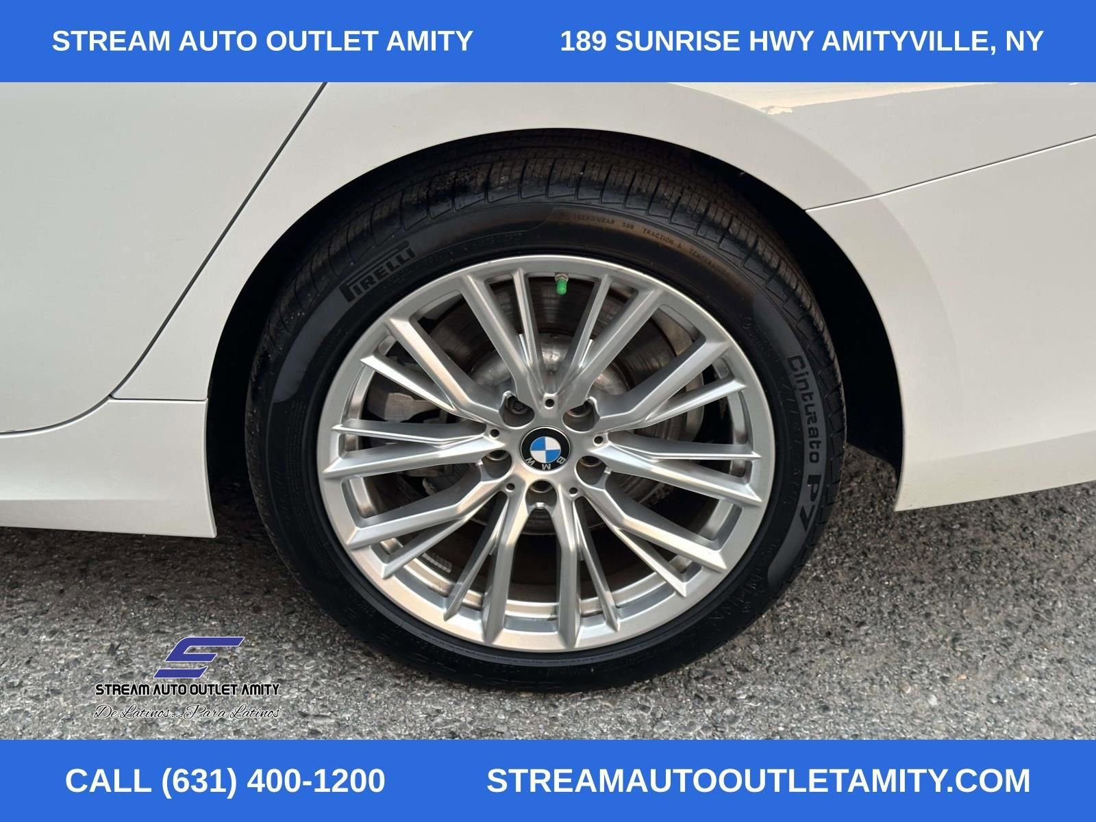 Used 2024 BMW 330i xDrive Sedan w/ Premium Package image 10