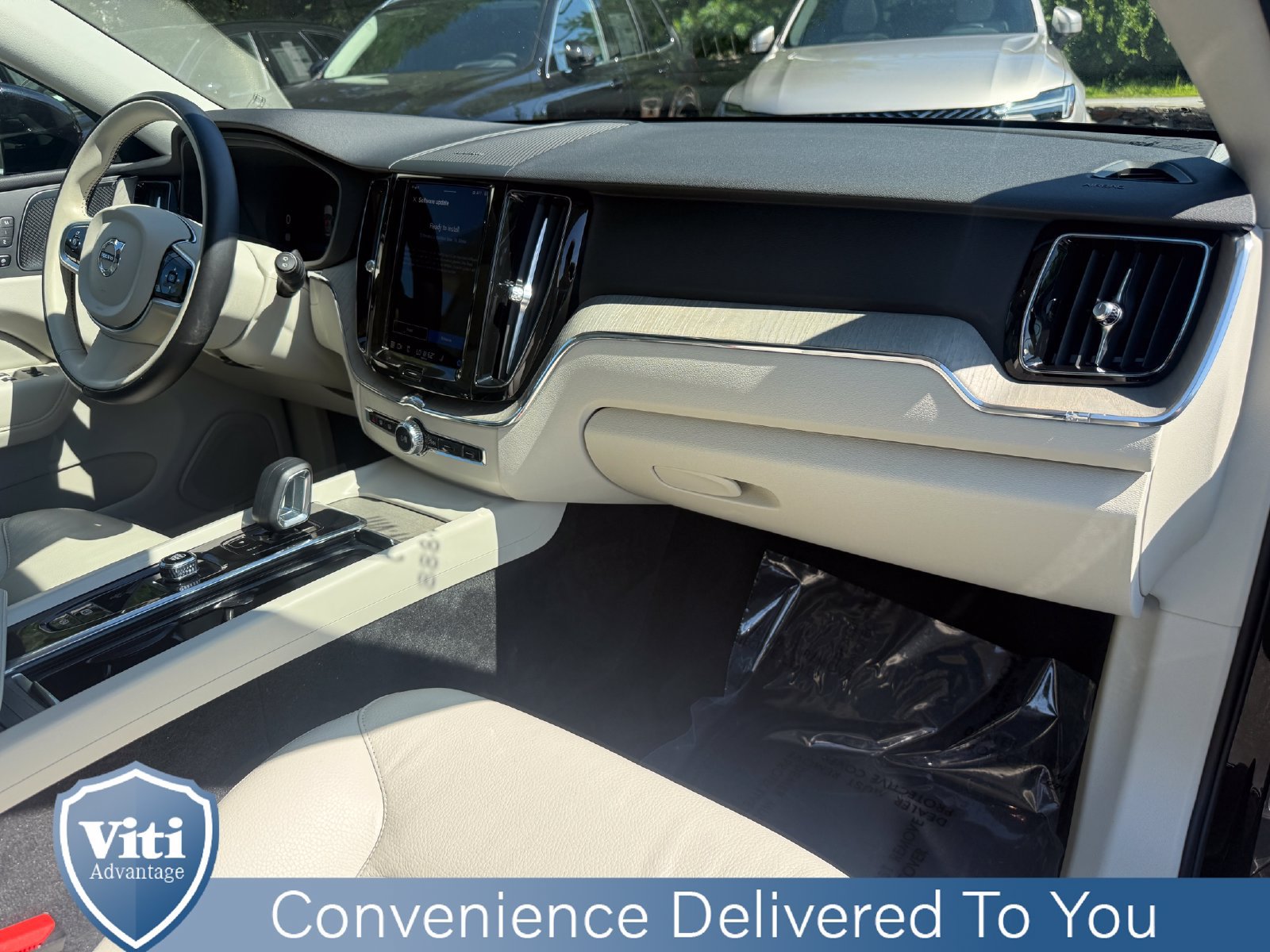 Certified 2023 Volvo XC60 B5 Plus AWD/4WD image 30