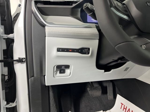 Used 2026 Jeep Cherokee Laredo AWD/4WD image 18