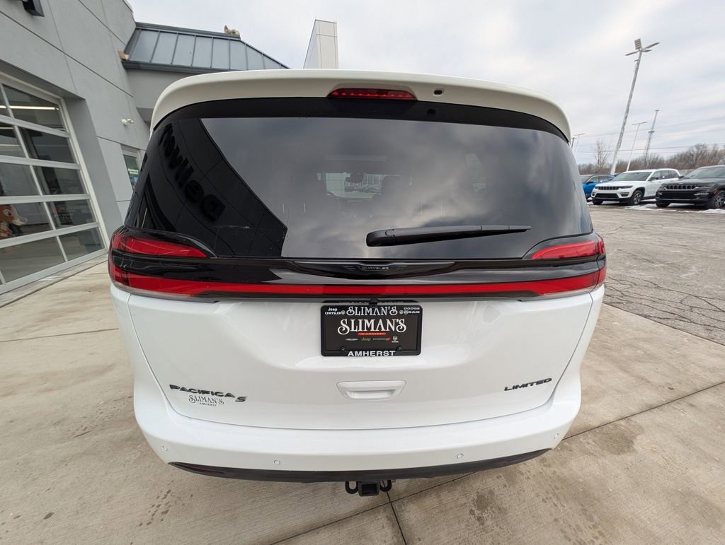 New 2026 Chrysler Pacifica Limited w/ S Appearance Package image 11