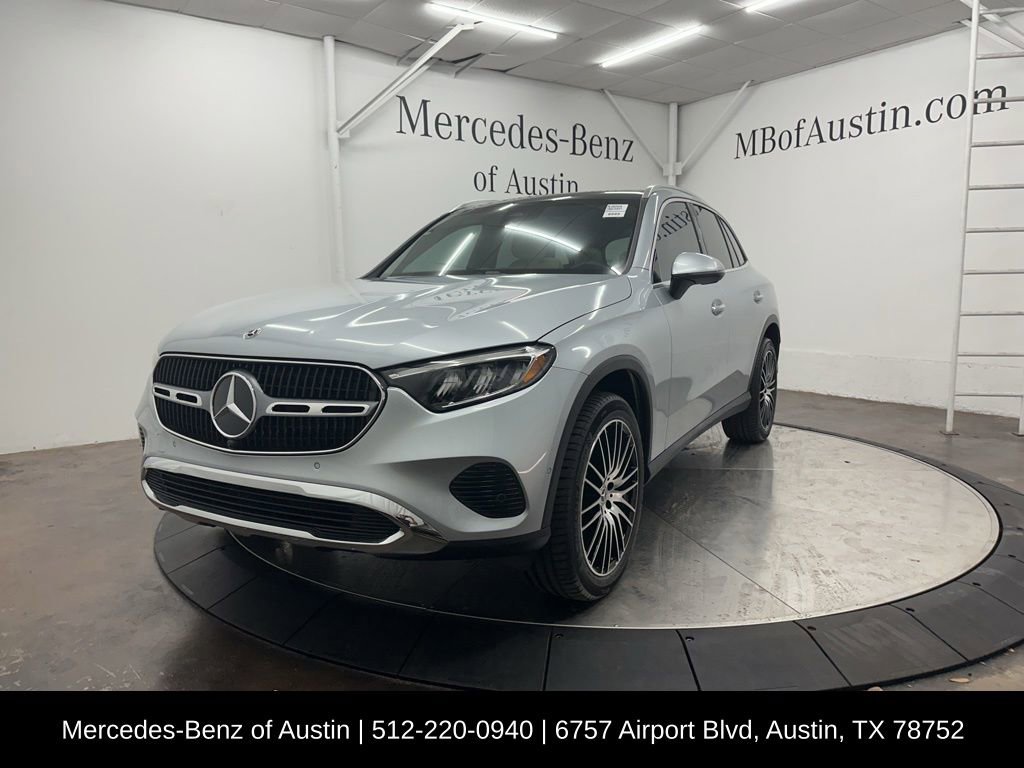 Used 2025 Mercedes-Benz GLC 300 image 3