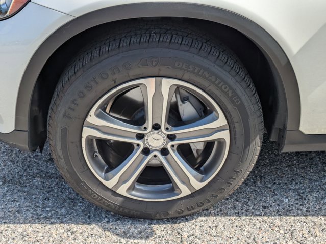 Used 2017 Mercedes-Benz GLC 300 4MATIC image 9