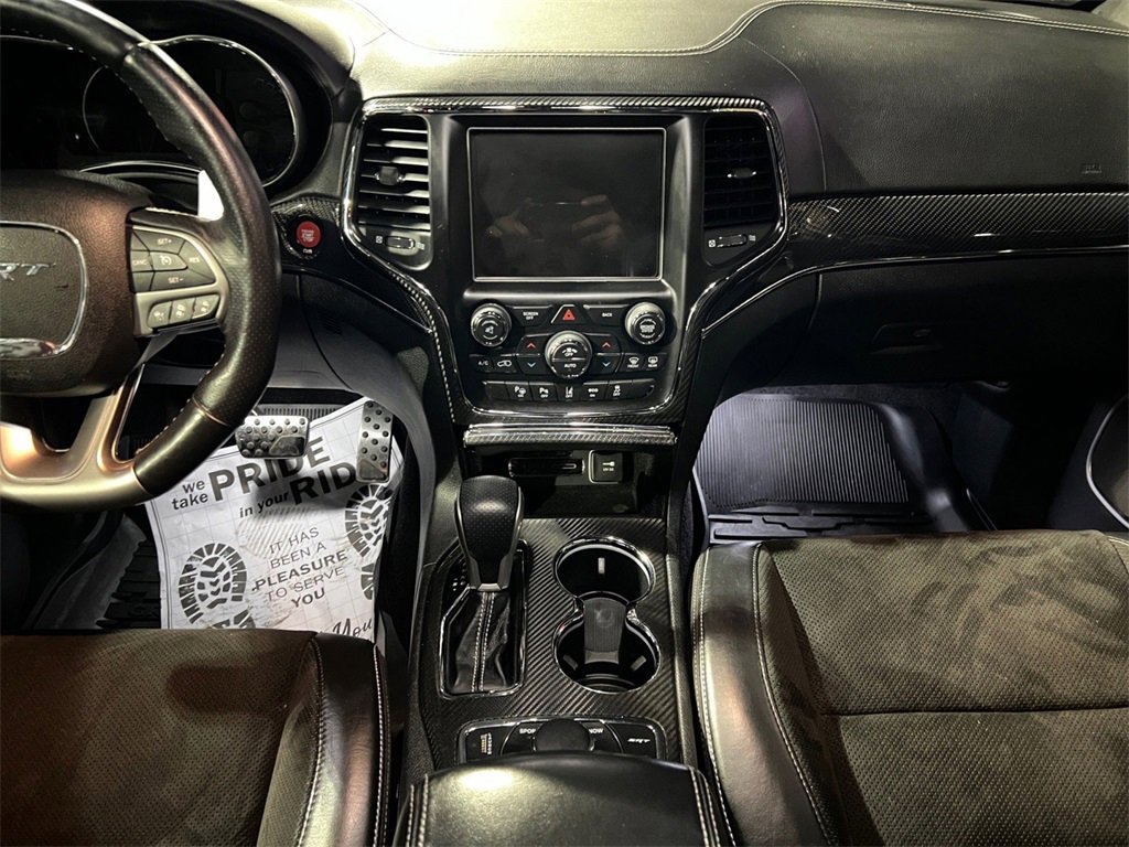 Used 2017 Jeep Grand Cherokee SRT image 36