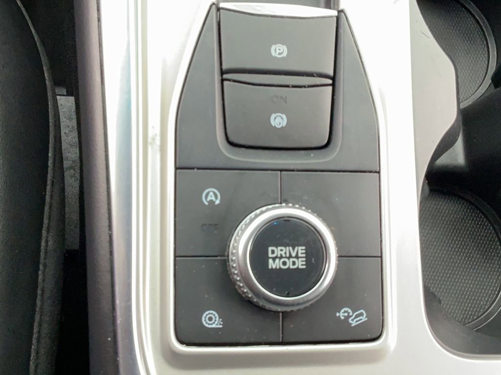 Used 2022 Ford Explorer XLT w/ Equipment Group 202A image 28