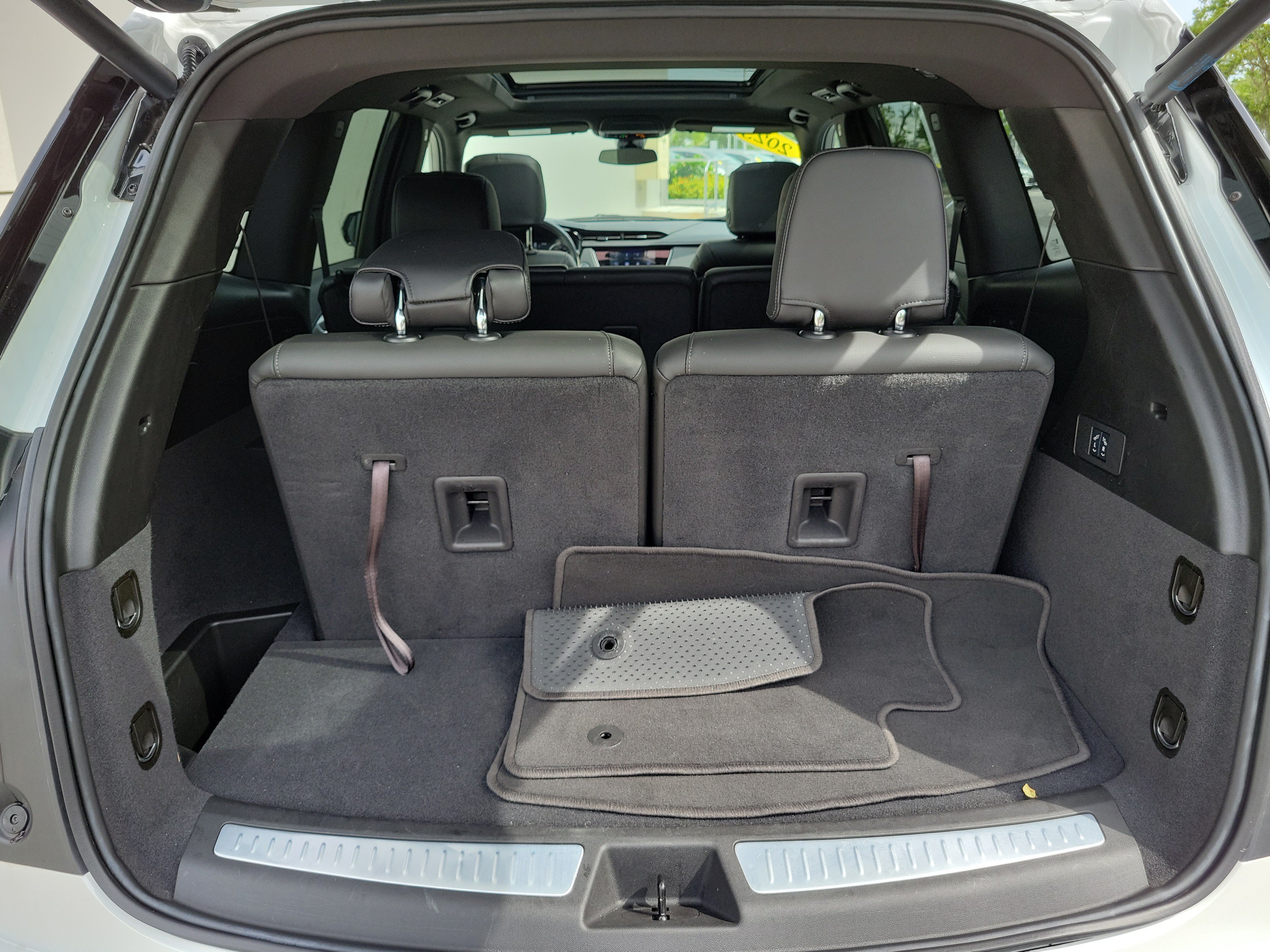 Used 2025 Cadillac XT6 Luxury FWD image 10