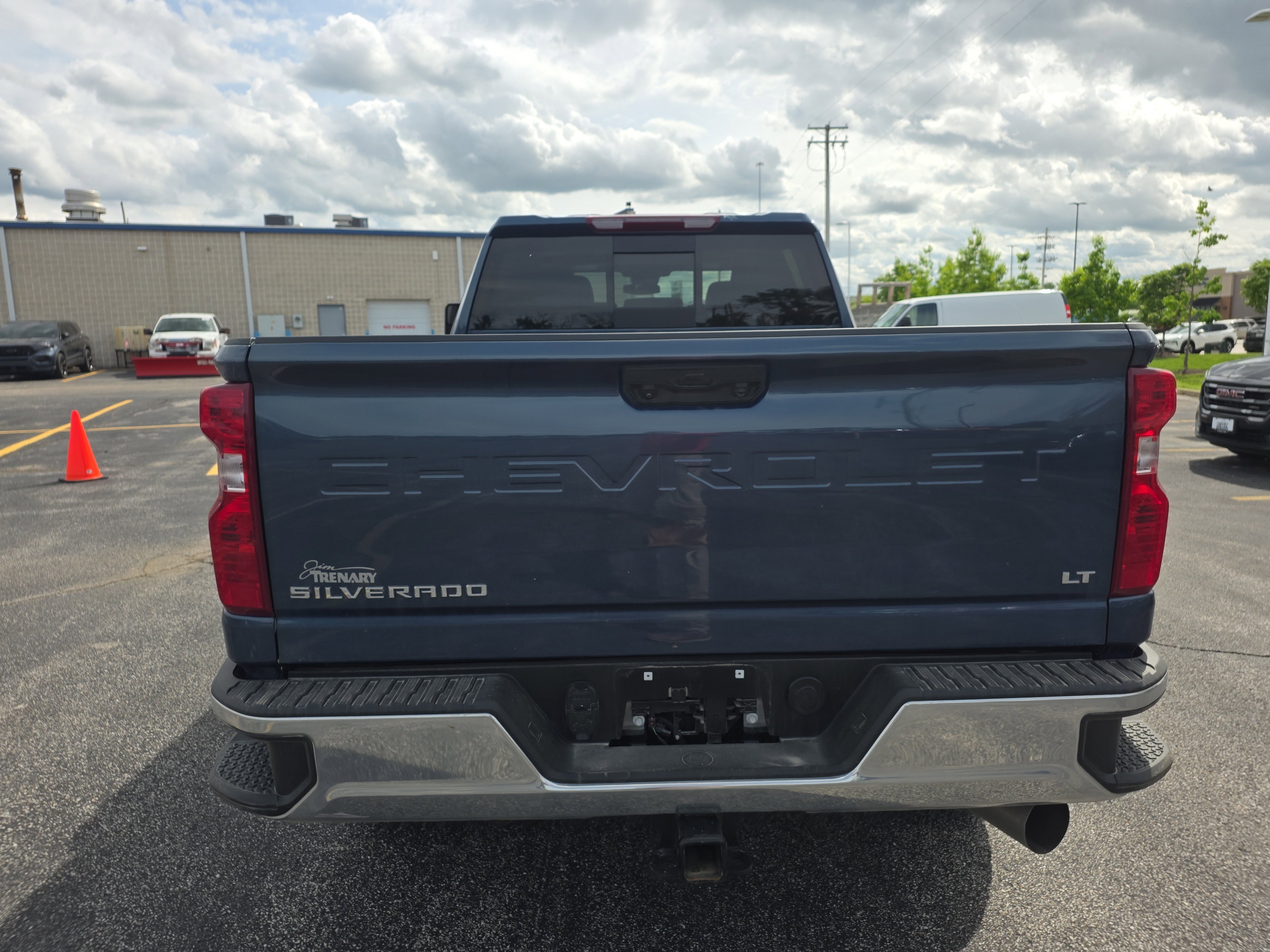 Used 2025 Chevrolet Silverado 2500 LT AWD/4WD image 4
