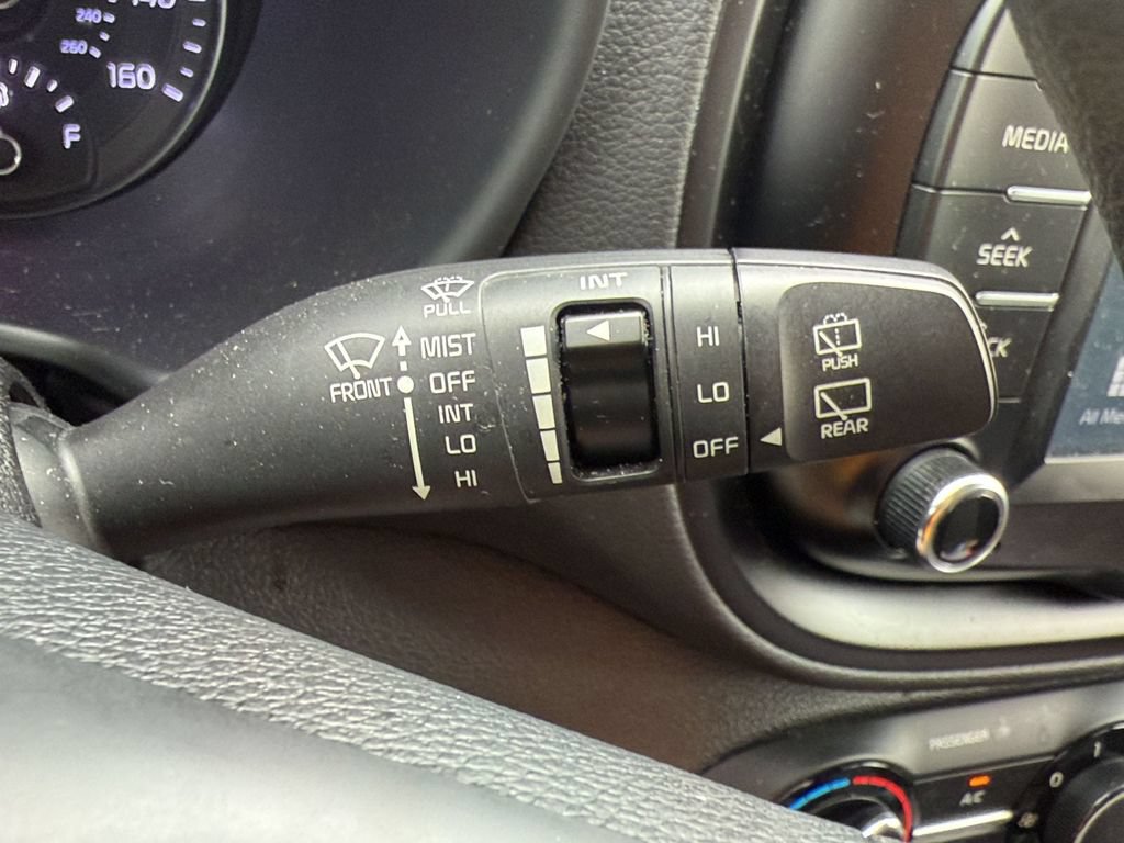 Used 2020 Kia Soul LX FWD image 26