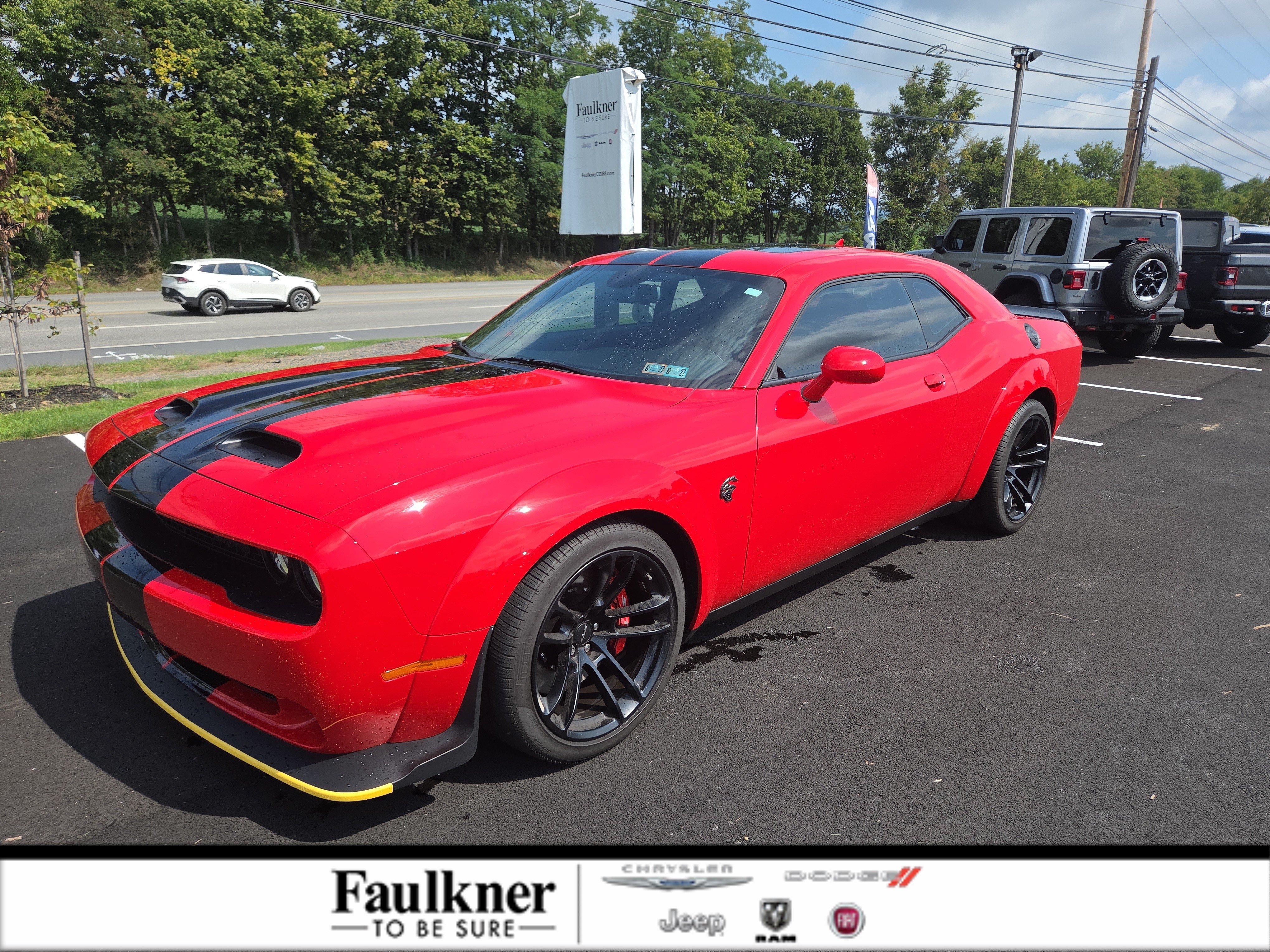 Used 2022 Dodge Challenger SRT Hellcat RWD image 1