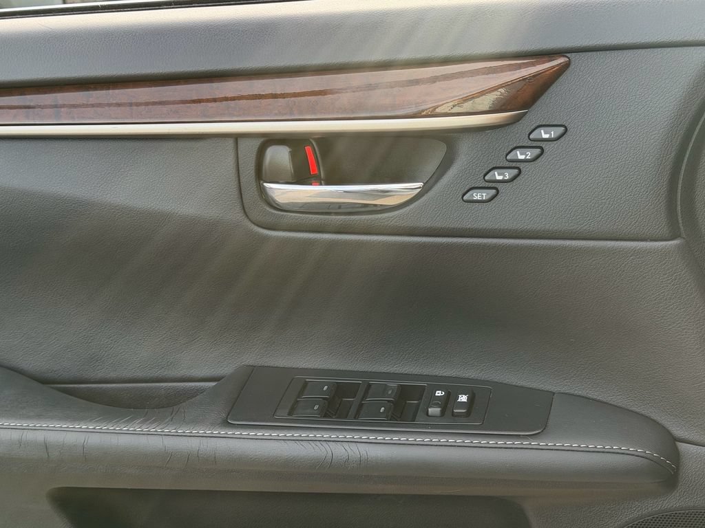 Used 2015 Lexus ES 350 w/ Premium Package FWD image 27