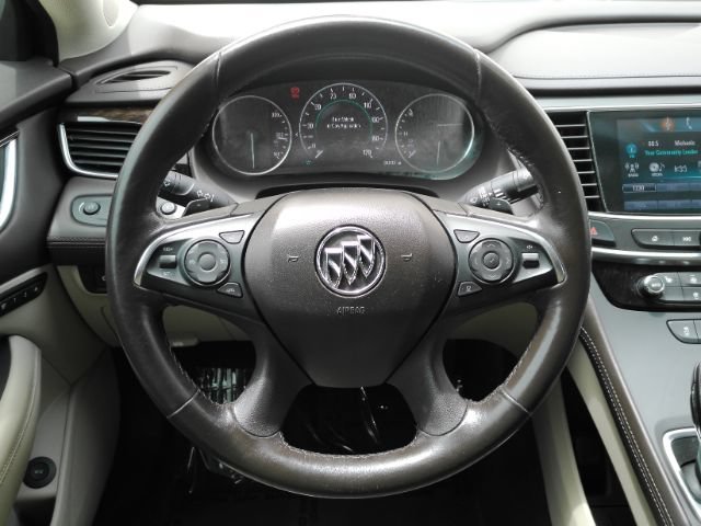 Used 2017 Buick LaCrosse Essence FWD image 33