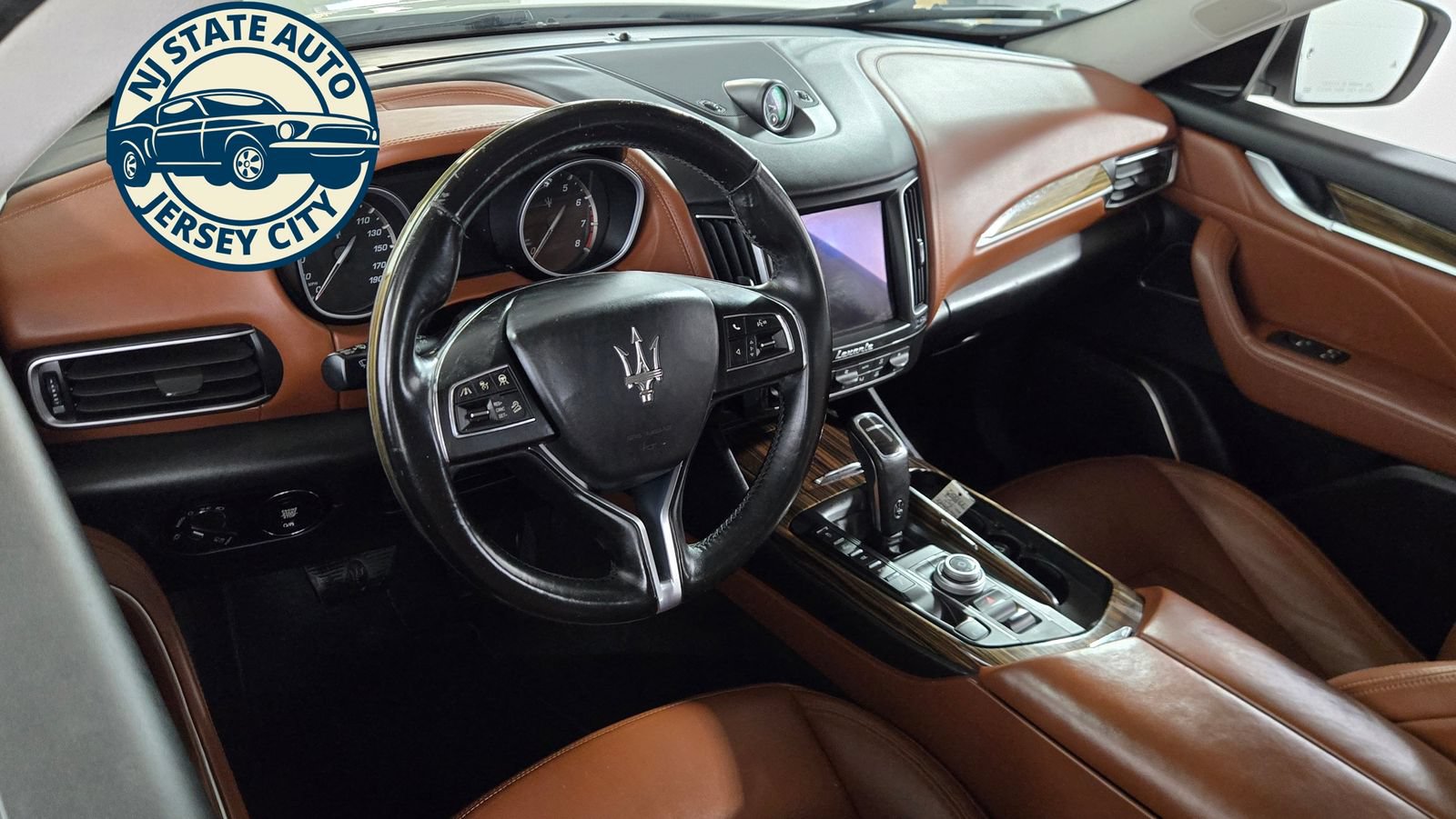 Used 2019 Maserati Levante GranLusso AWD/4WD image 11