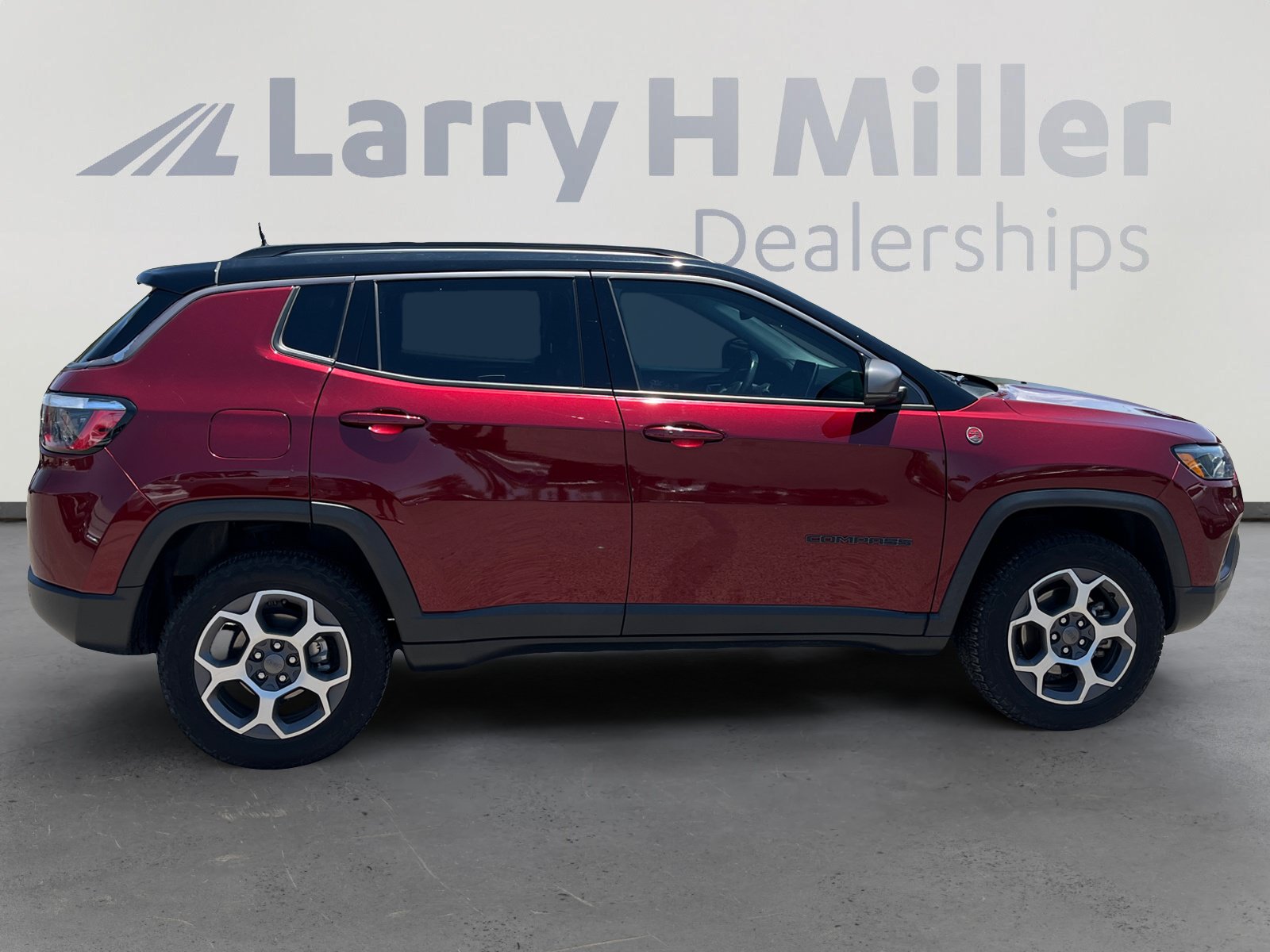 Certified 2022 Jeep Compass Trailhawk w/ Sun and Sound Group AWD/4WD image 6
