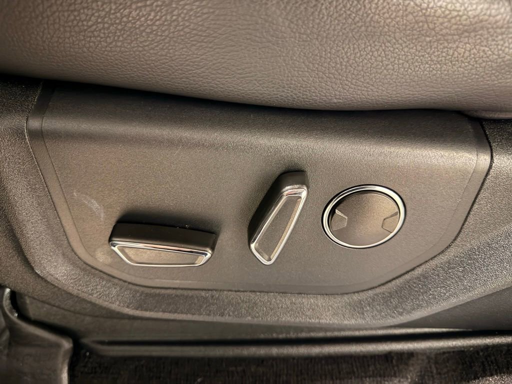 Used 2021 Ford Expedition Limited w/ Cargo Package image 16