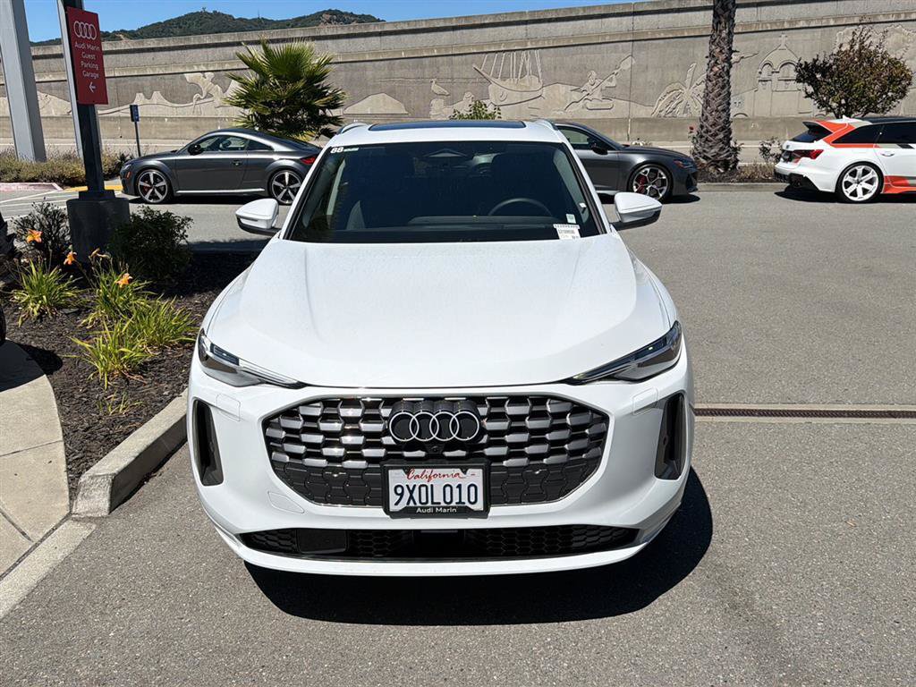 Used 2025 Audi Q5 Premium Plus w/ Premium Plus AWD/4WD image 3