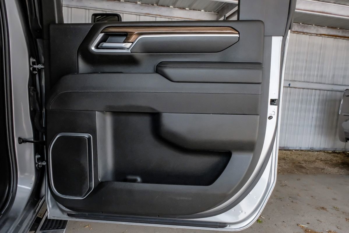 Used 2025 Chevrolet Silverado 2500 LT w/ Convenience Package image 48