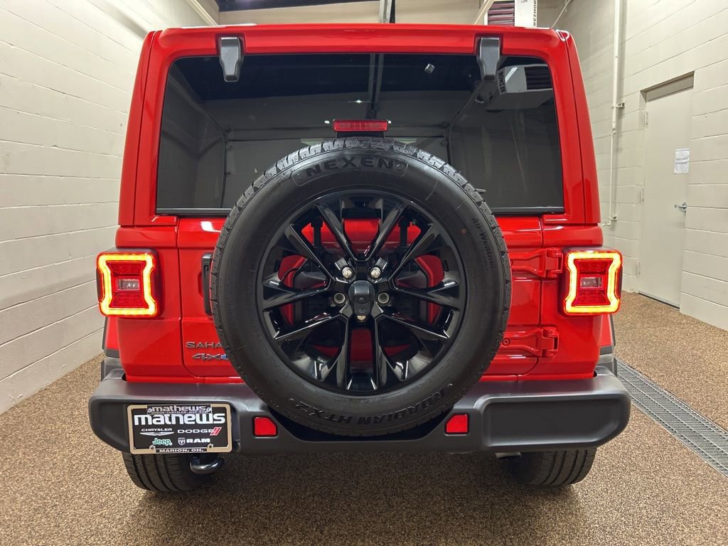 Used 2025 Jeep Wrangler Unlimited Sahara image 3