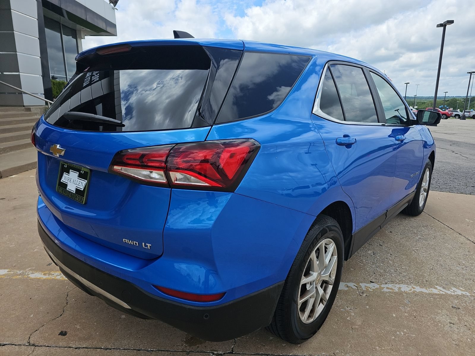 Used 2024 Chevrolet Equinox LT AWD/4WD image 4