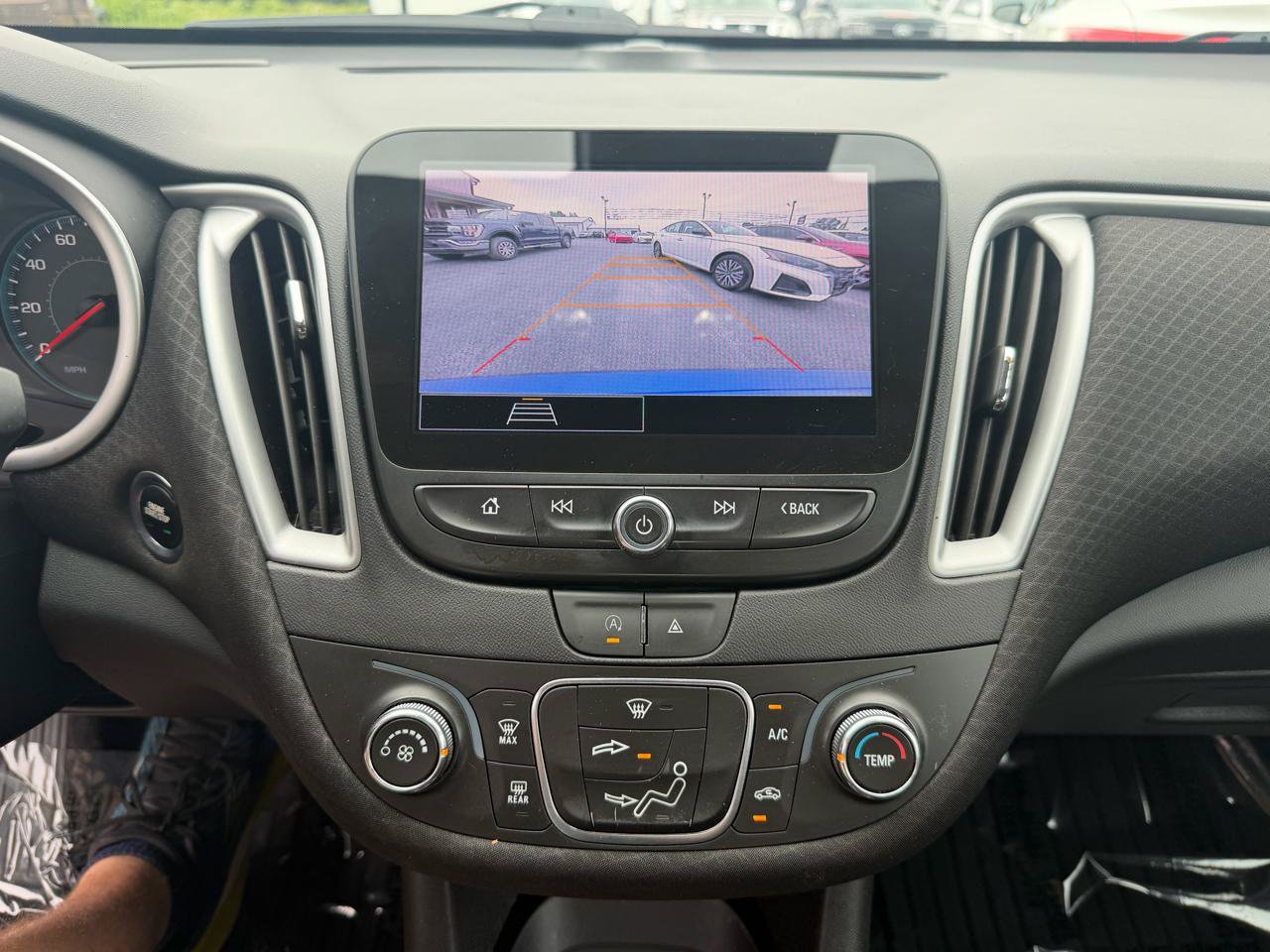 Used 2023 Chevrolet Malibu LS FWD image 28