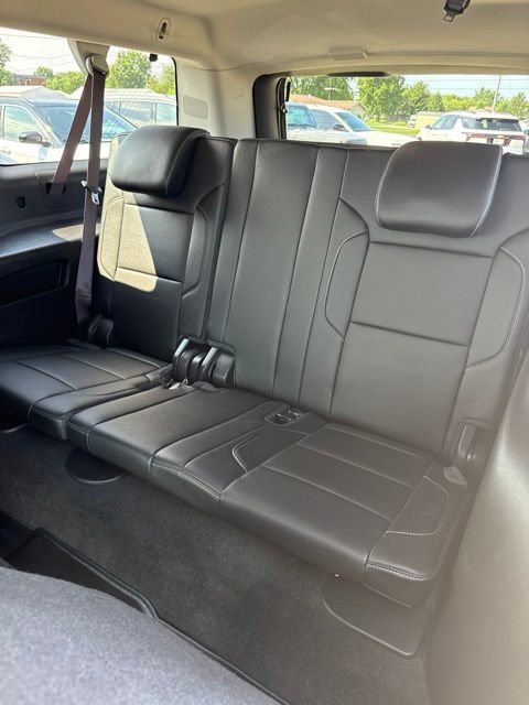 Used 2016 Chevrolet Suburban LT w/ Luxury Package AWD/4WD image 18