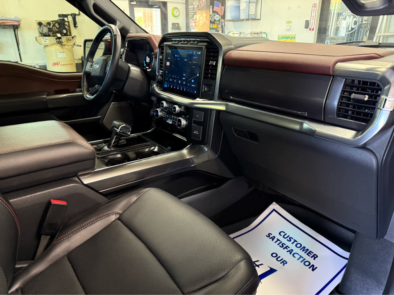 Used 2023 Ford F150 Lariat w/ Equipment Group 502A High image 32