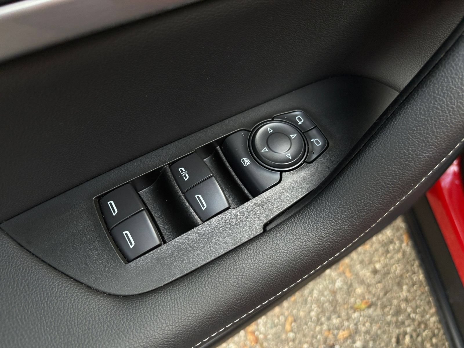 Used 2026 Chevrolet Blazer LT FWD image 18