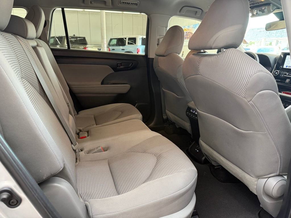 Used 2023 Toyota Highlander LE image 20