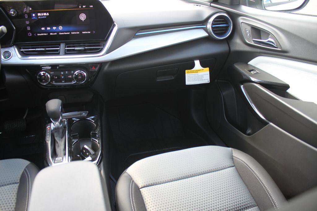 New 2026 Chevrolet Trax LT w/ Driver Confidence Package image 7