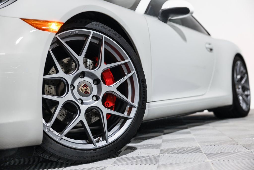 Used 2014 Porsche 911 Carrera S image 11