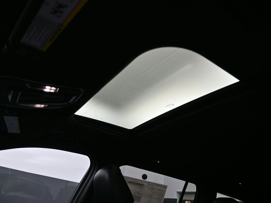New 2025 Jeep Grand Cherokee L Altitude RWD image 23