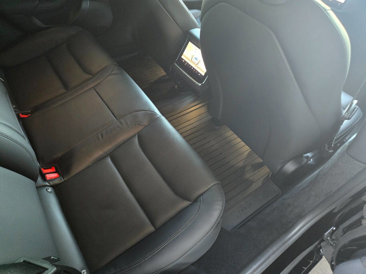 Used 2022 Tesla Model S AWD/4WD image 26