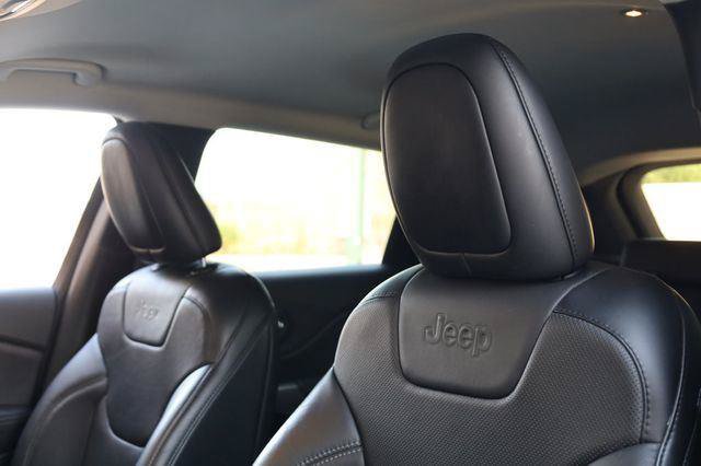 Used 2021 Jeep Cherokee Latitude Lux FWD image 19