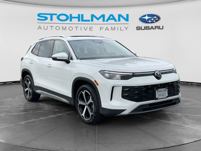 Certified 2026 Volkswagen Tiguan SE FWD image 3