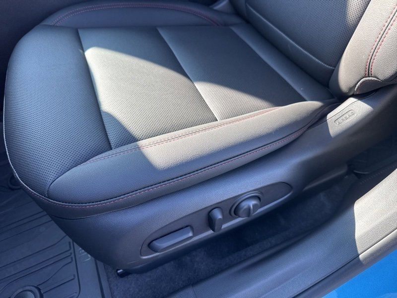 New 2025 Chevrolet Trax RS w/ Sunroof Package image 21