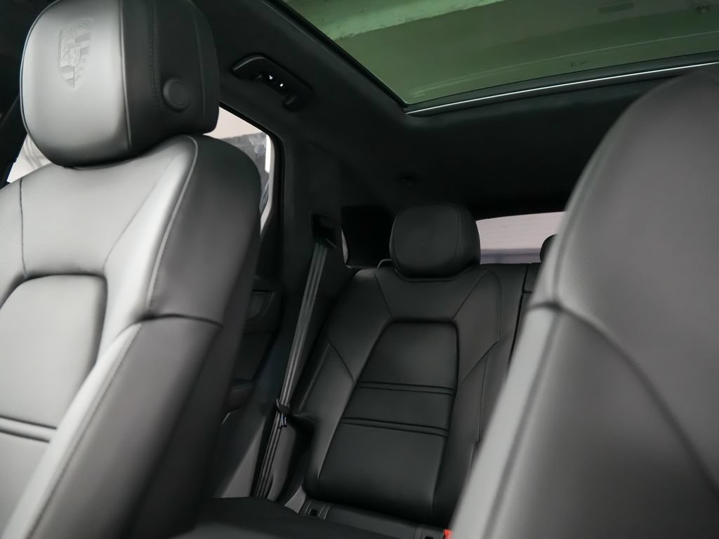 New 2026 Porsche Cayenne GTS AWD/4WD image 35