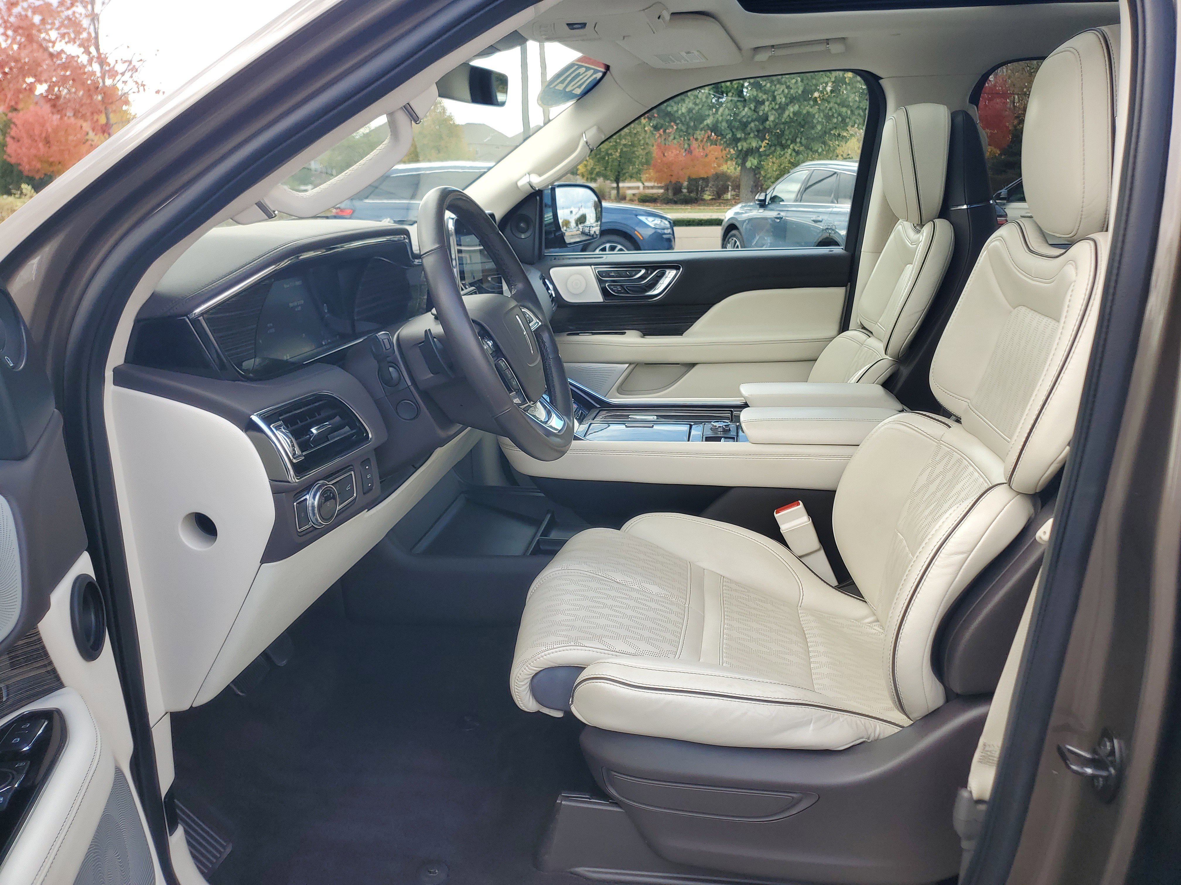 Used 2021 Lincoln Navigator Black Label w/ Cargo Convenience Package image 12