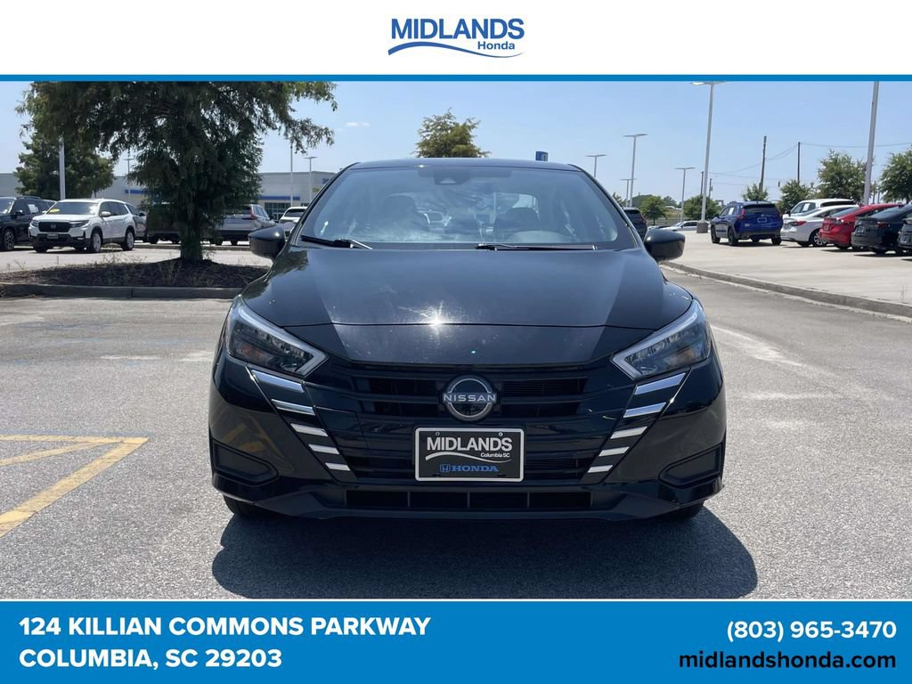 Used 2025 Nissan Versa SV FWD image 2