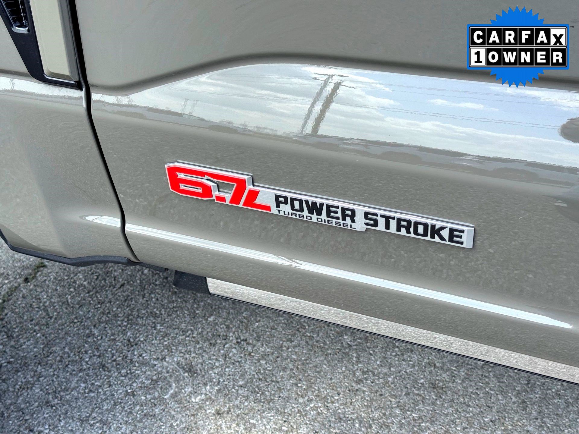 Used 2026 Ford F250 Platinum w/ Platinum Plus Package image 3