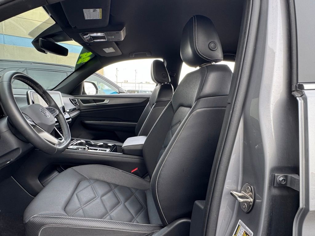 Used 2024 Volkswagen Atlas Cross Sport SE image 26