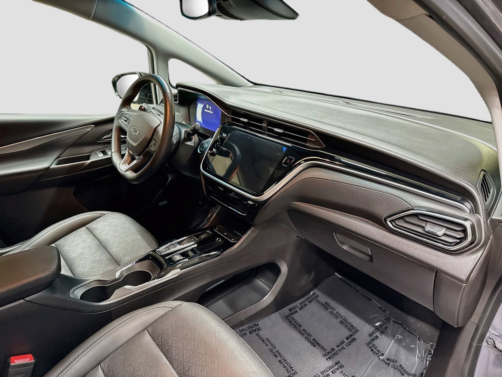Used 2023 Chevrolet Bolt LT w/ Infotainment Package FWD image 32