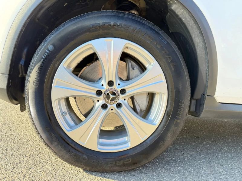 Used 2018 Mercedes-Benz GLC 300 4MATIC image 35