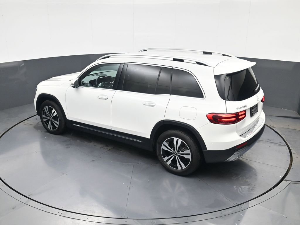 Used 2025 Mercedes-Benz GLB 250 4MATIC image 27