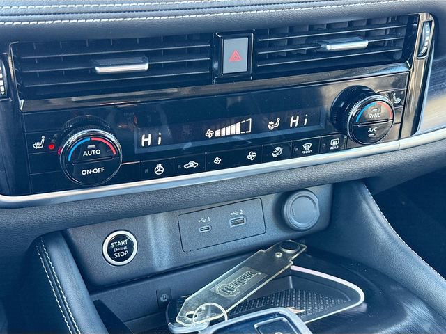 Used 2023 Nissan Rogue Platinum image 16