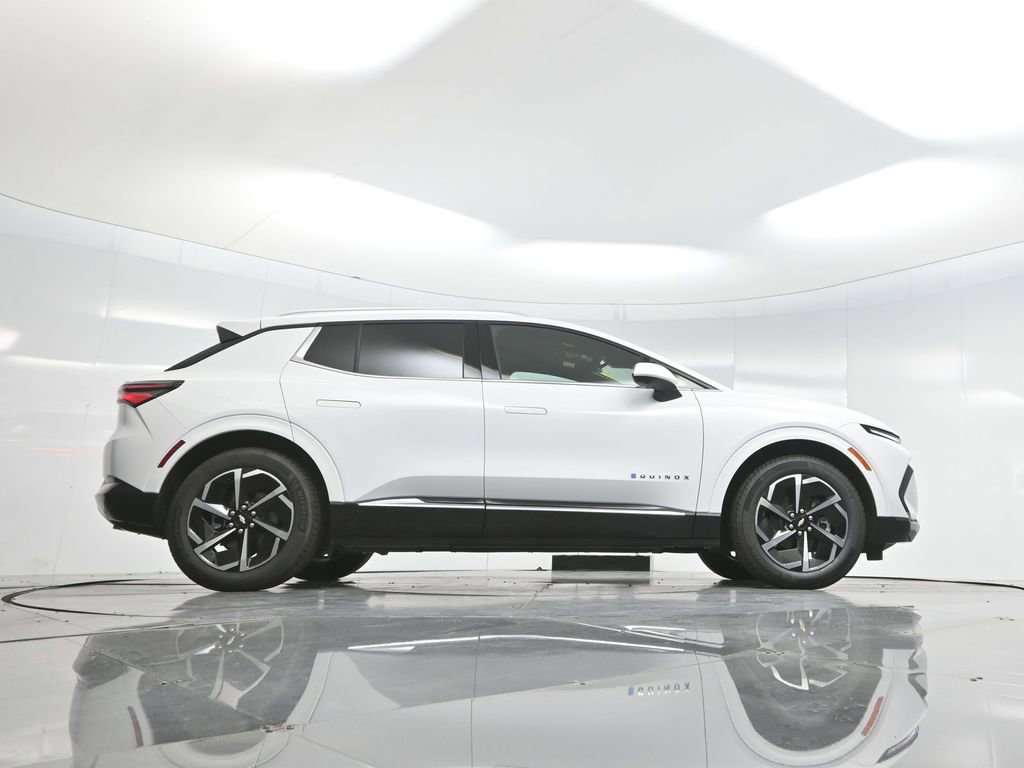 Used 2025 Chevrolet Equinox EV LT w/ Convenience Package image 59
