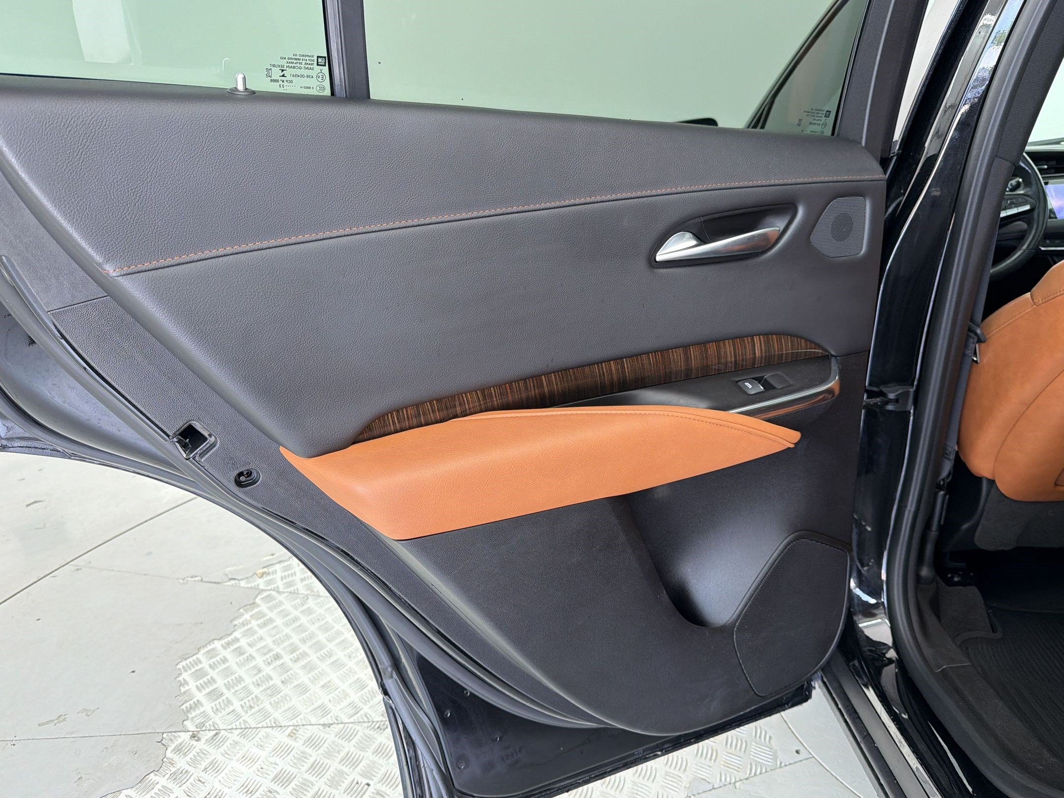 Used 2022 Cadillac XT4 Sport w/ Comfort Package FWD image 29