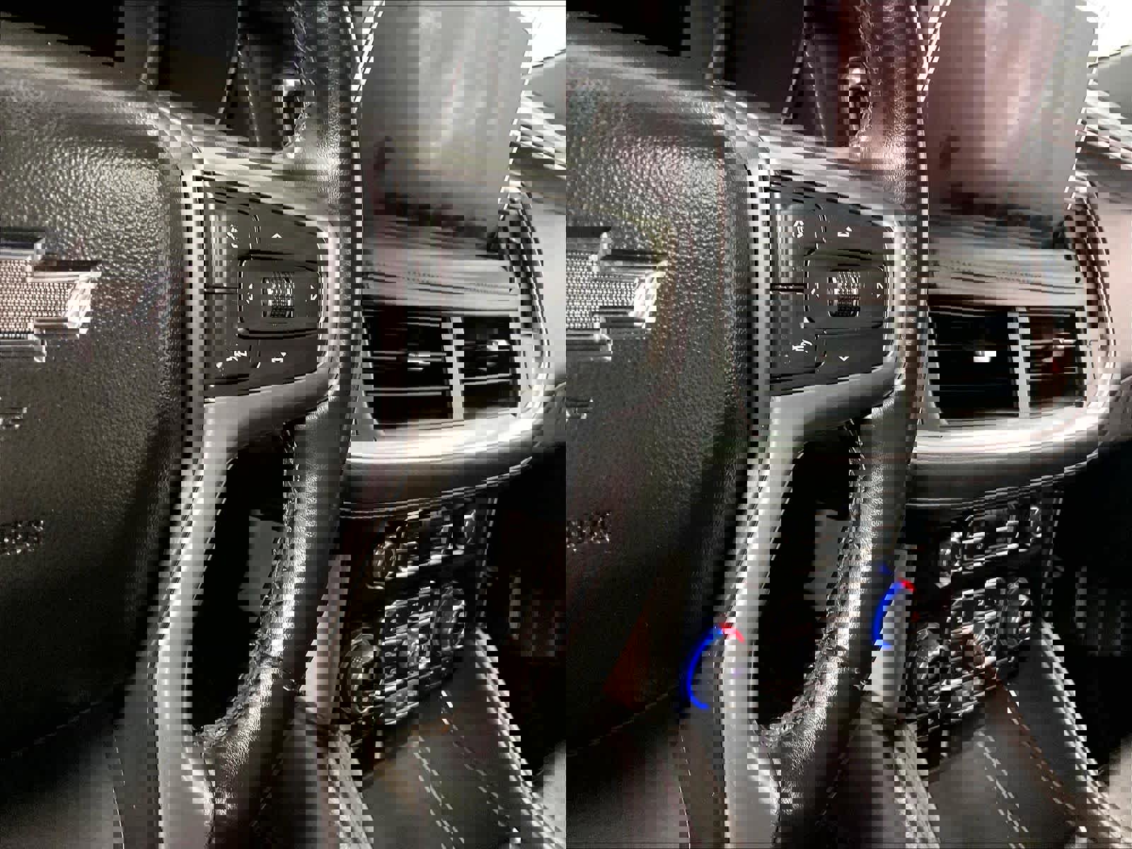 Used 2023 Chevrolet Tahoe Z71 w/ Luxury Package image 25