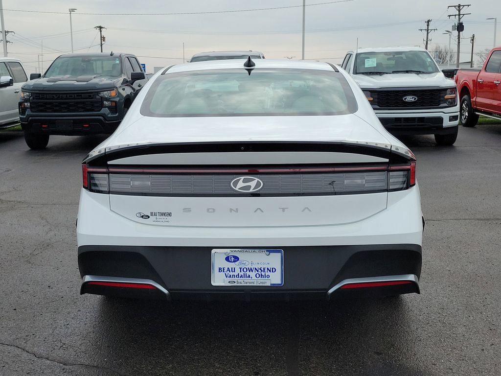 Used 2025 Hyundai Sonata SE image 5