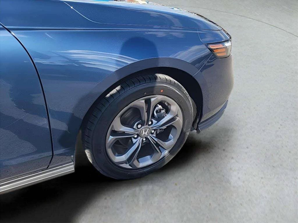 Used 2023 Honda Accord EX image 29